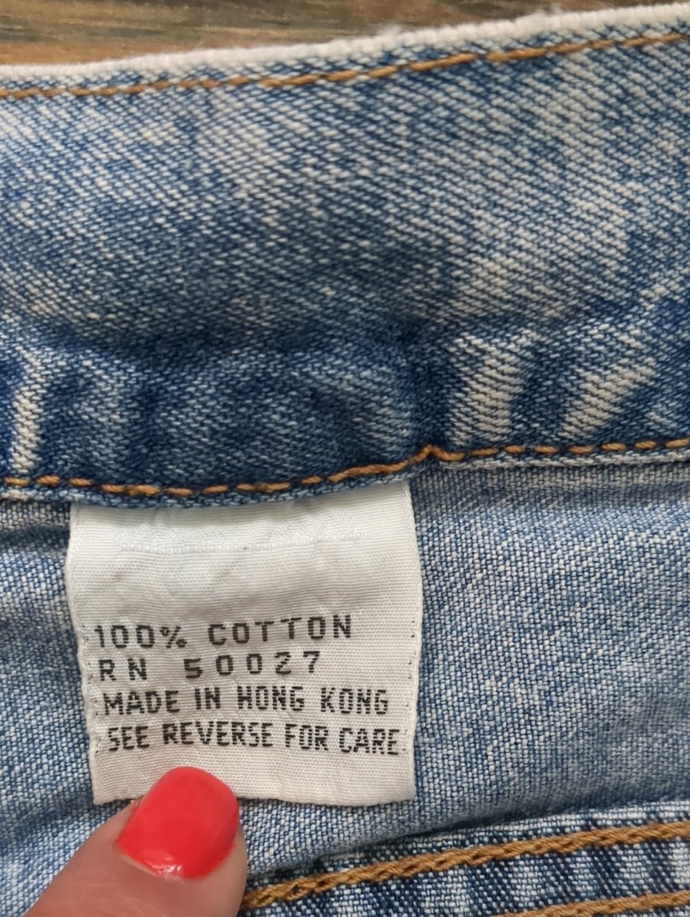 Vintage 80s Acid Washed Pleated High Waisted Jeans by Bill Blass, Size 10 - Picture 5 of 9